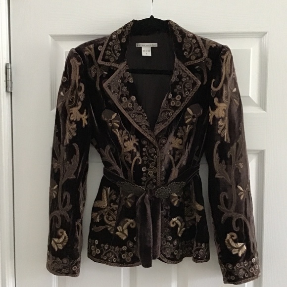Fabulous dark brown embroidered short velvet jacket size 8 (fits size 6) NWT - Picture 2 of 9